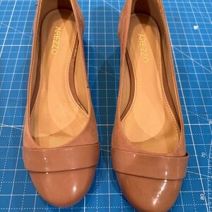 Mauve patent leather and suede shoes